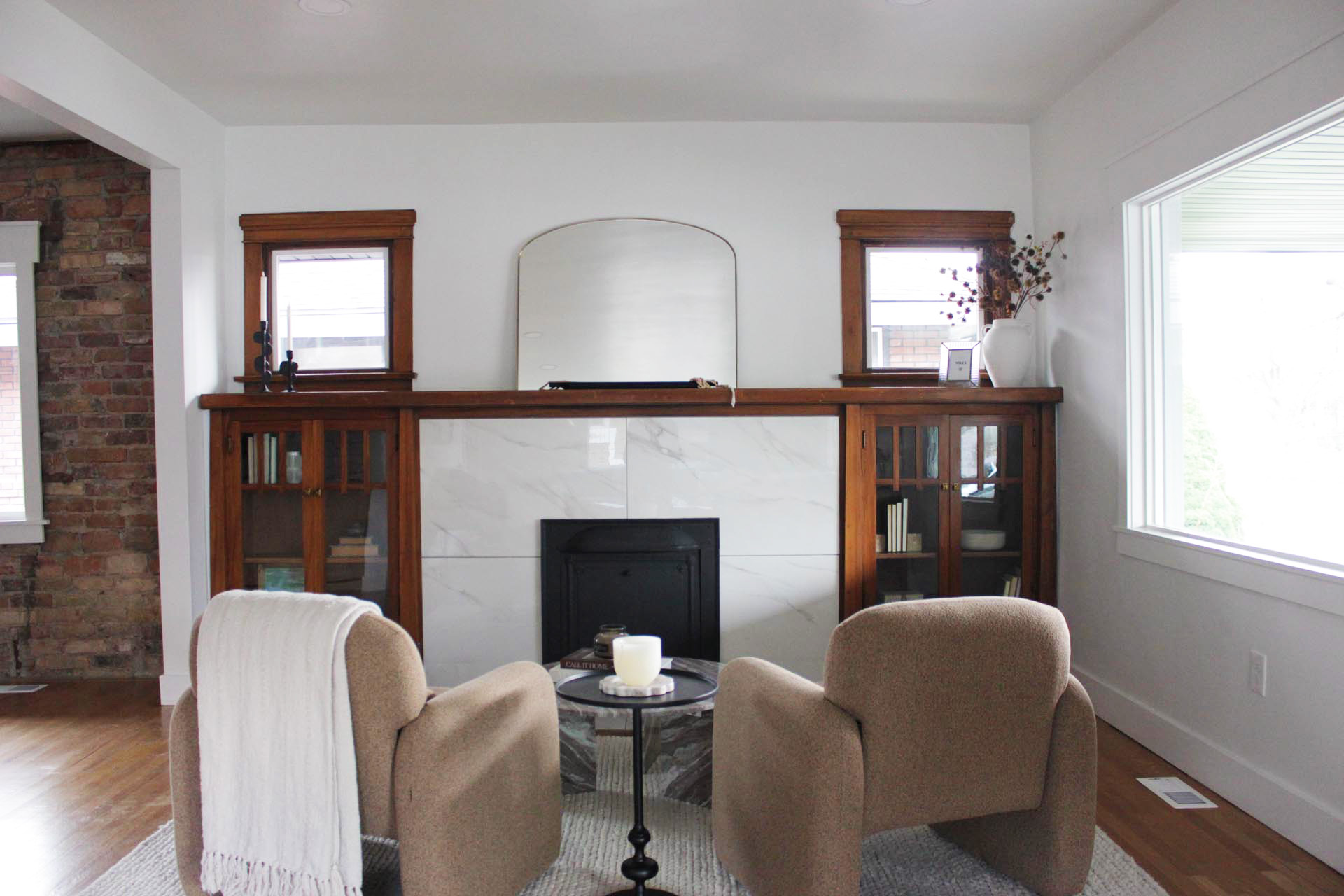 Custom livingroom cabinets with a classic design chestnut wood