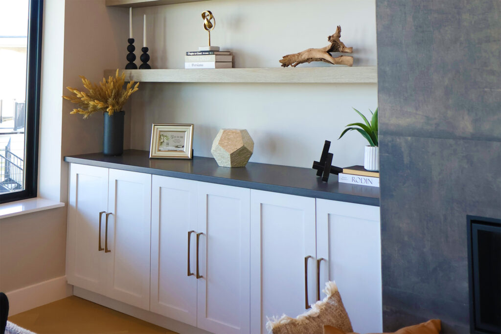 Built-in livingroom decorative cabinets
