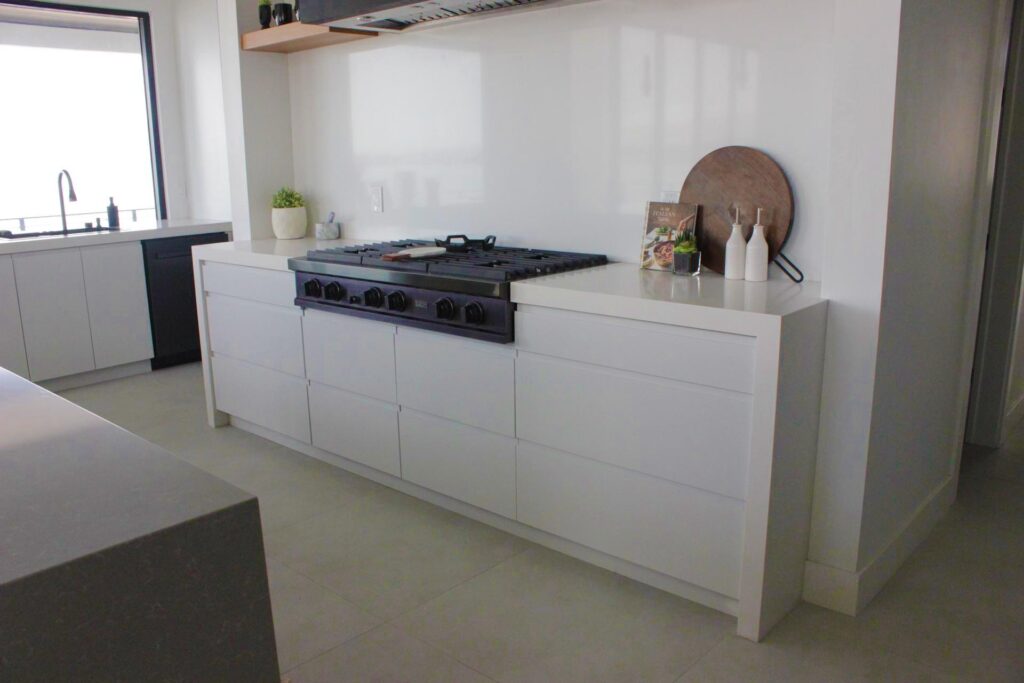 Wide luxory kitchen cabinets